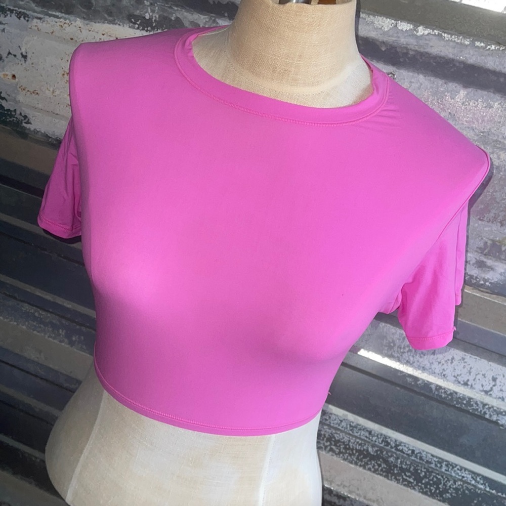 skims pink crop size large 🌸